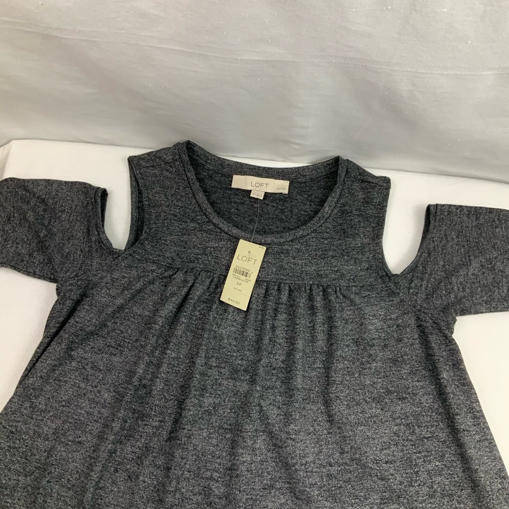 LOFT Gray Cold Shoulder Top Size S - Picture 3 of 5